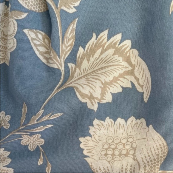 Francesca’s Collection Boutique Alya Blue/Tan Floral Print Shorts Size Medium - Picture 7 of 12